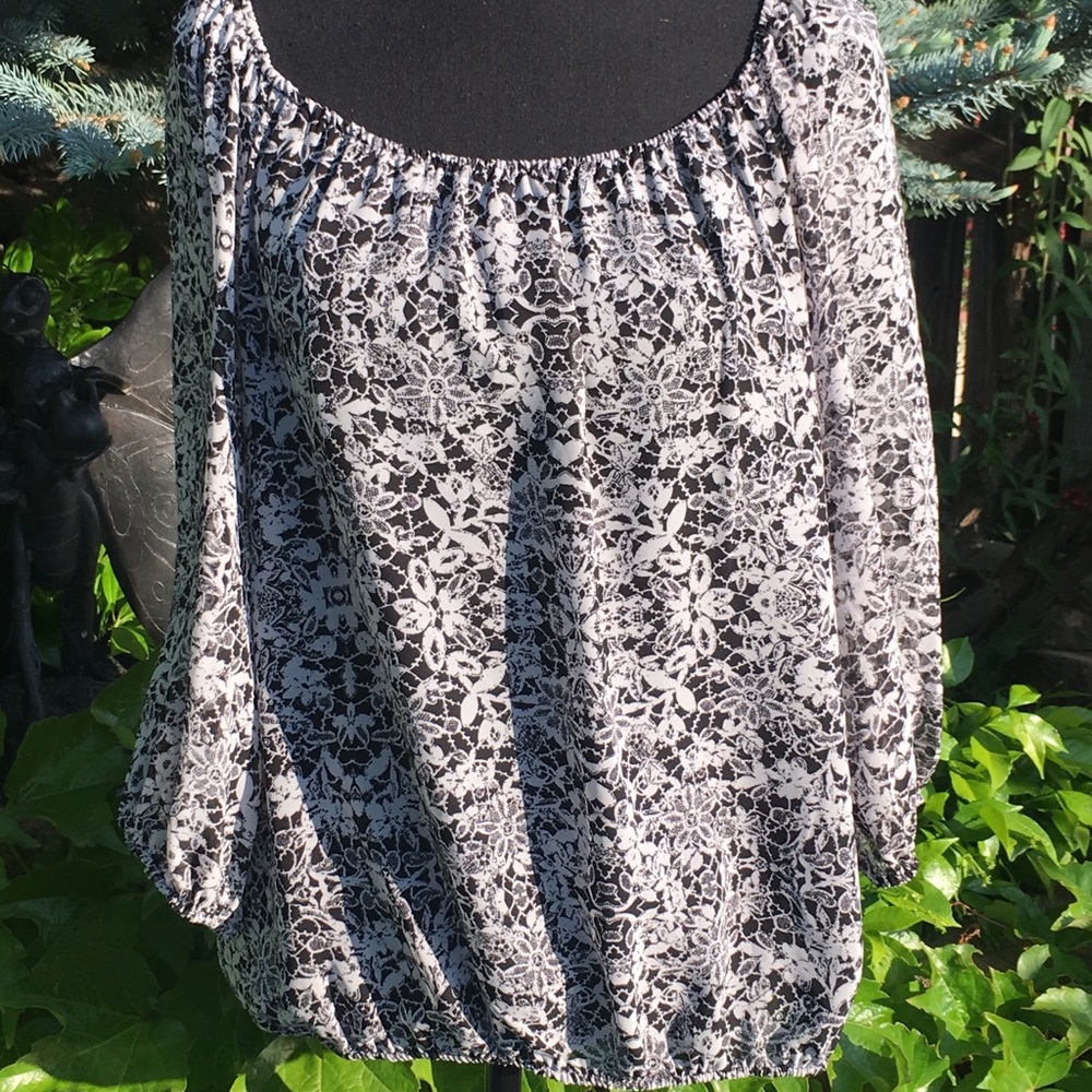Black and white Vince Camuto Off The Shoulder Top